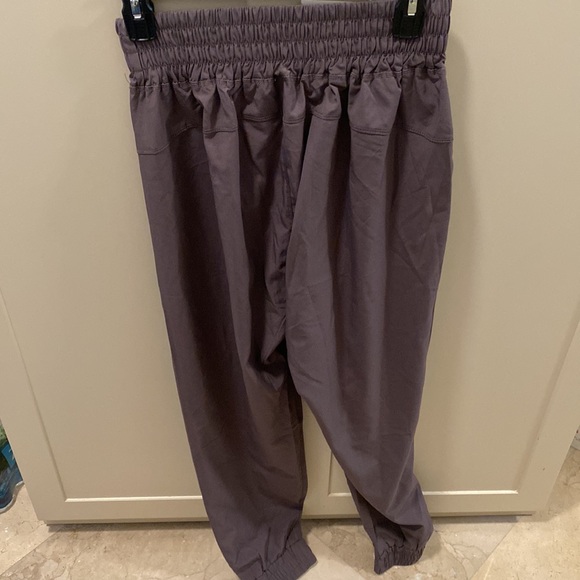 Halara yoga high waist joggers - Picture 2 of 5